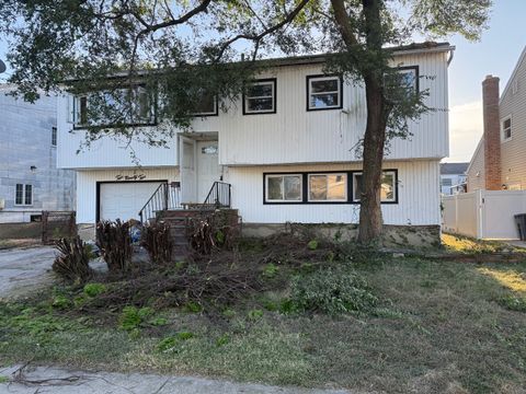 Photo of 292 Westside Ave, Freeport, NY 11520 (MLS # 11739578)
