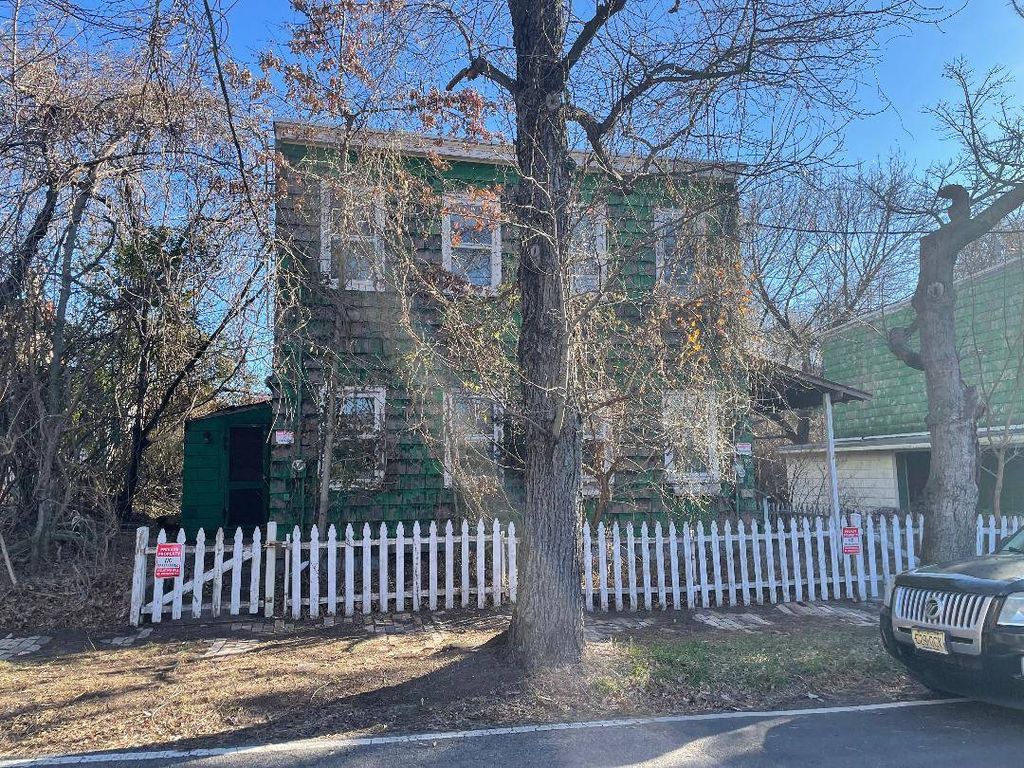 Photo of 8587 Kreischer St, Staten Island, NY 10309 (MLS # 11611005)