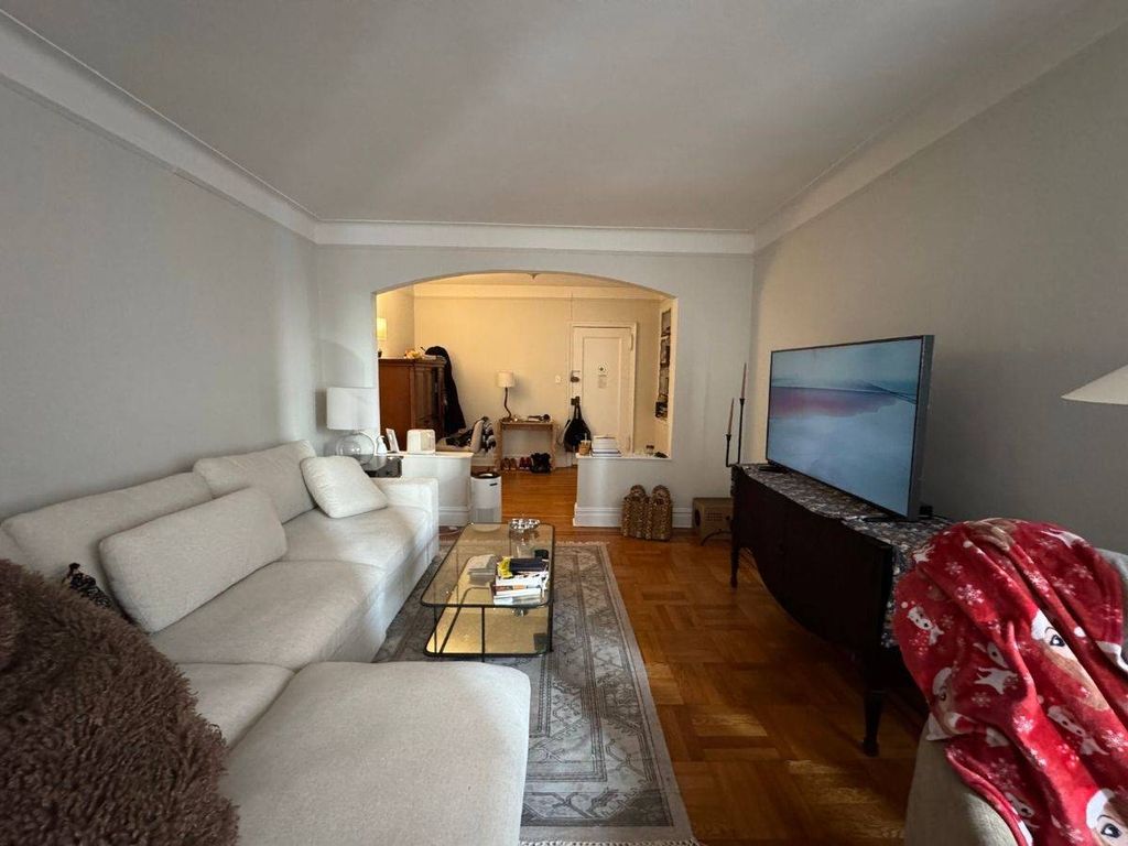 Photo of 50 Ocean Parkway #5F, Brooklyn, NY 11218 (MLS # 11650935)