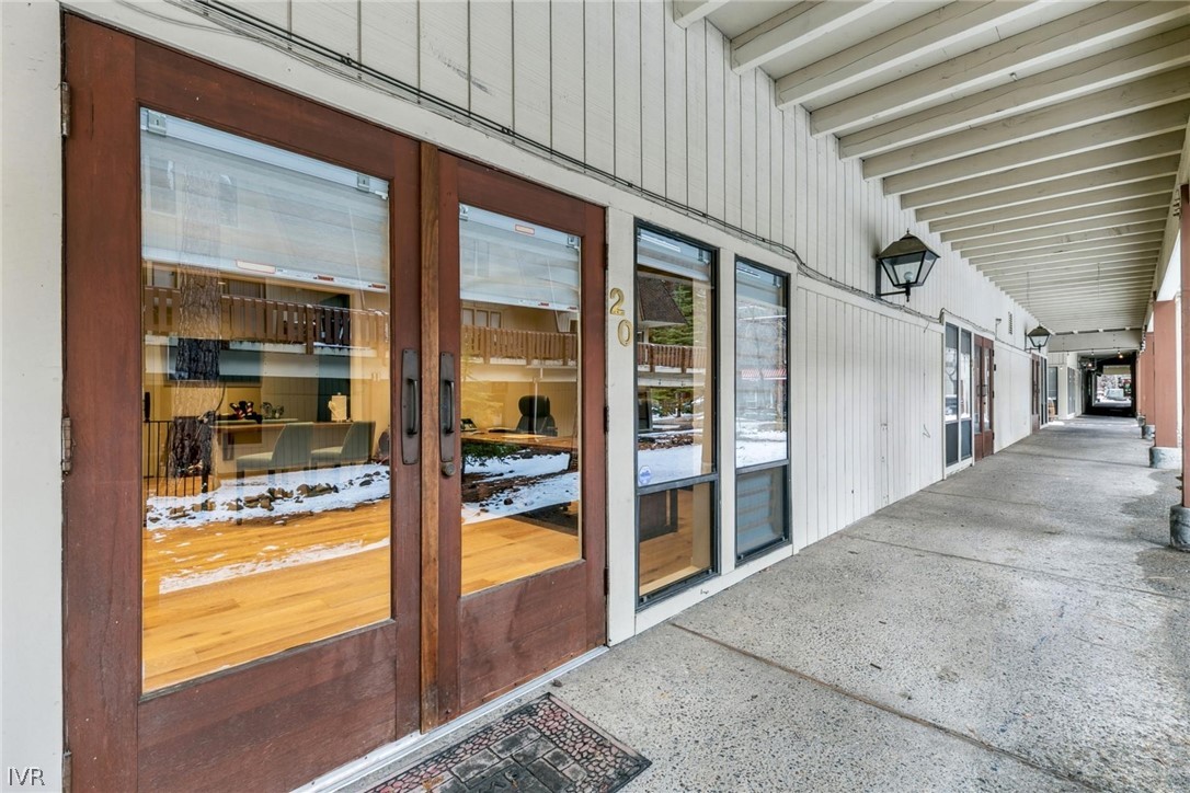 120 Country Club Drive 20