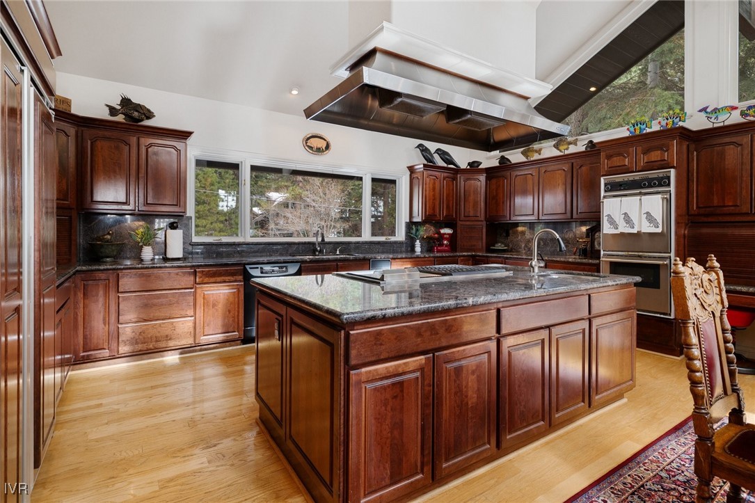 771 Lakeshore Boulevard