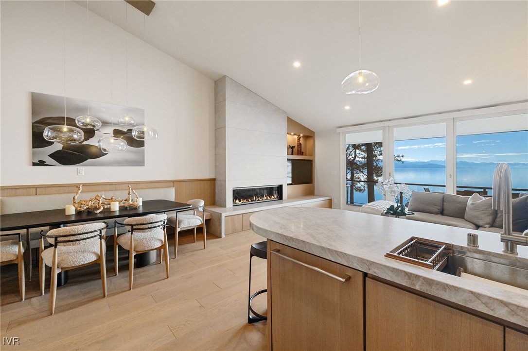 525 Lakeshore Boulevard 74