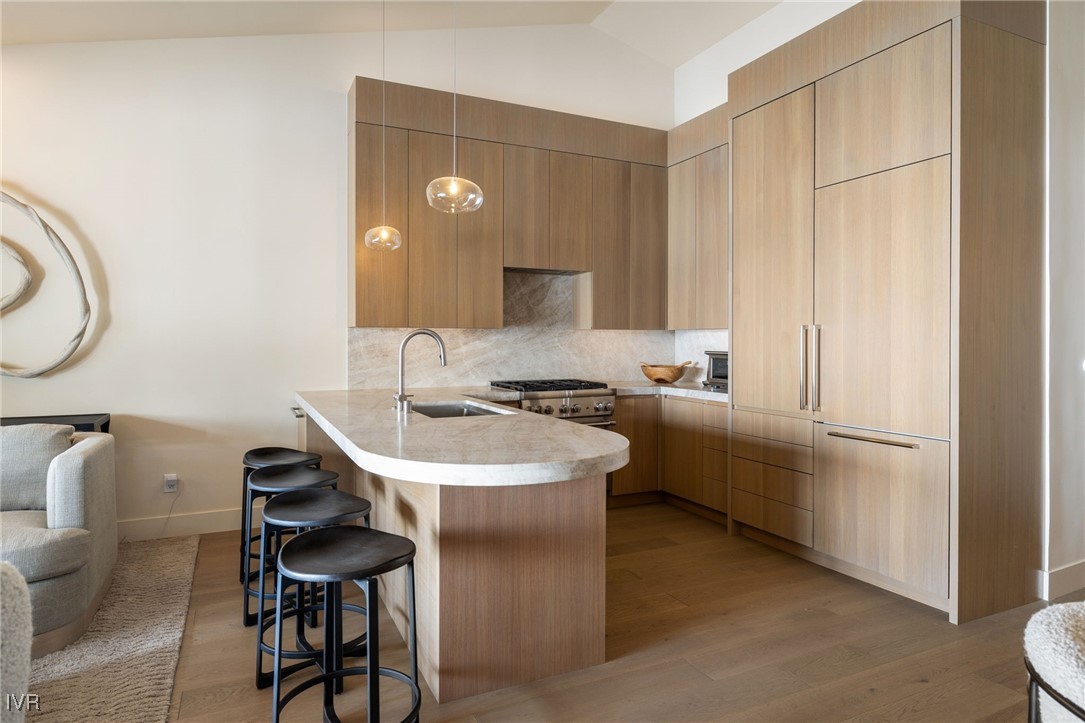 525 Lakeshore Boulevard 74