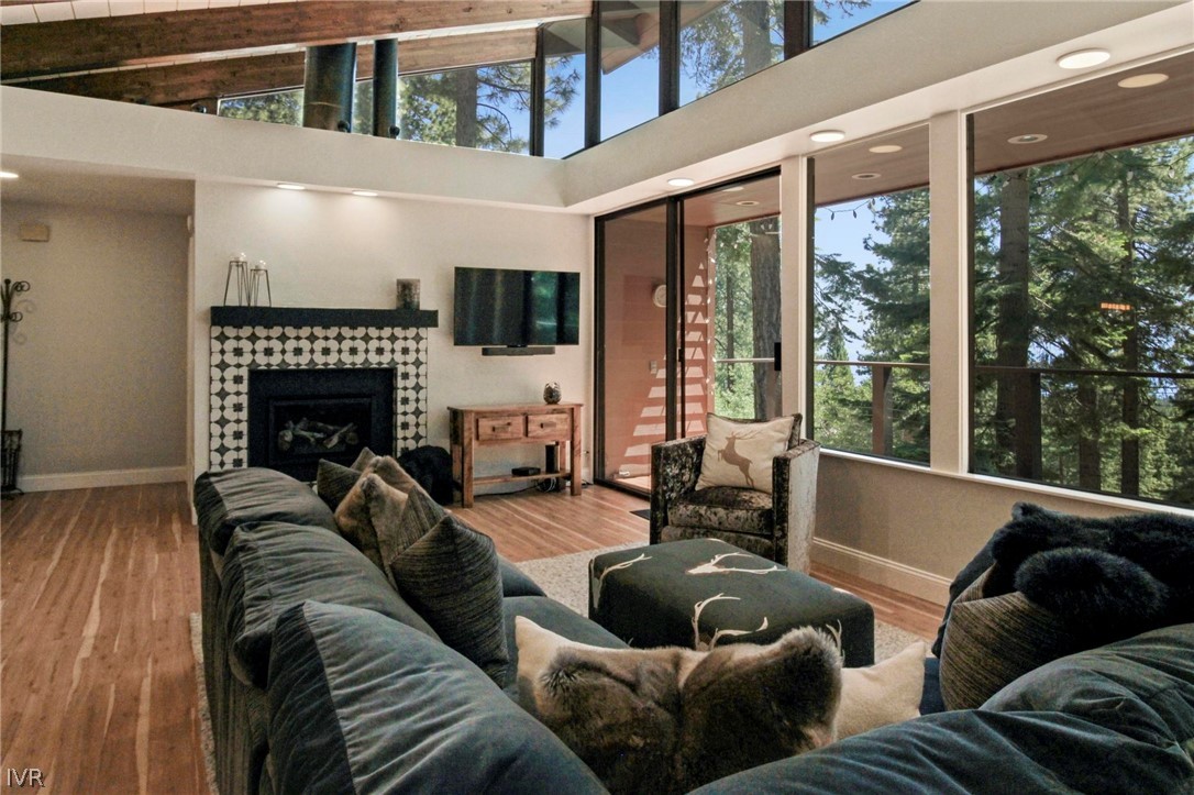 725 Fairview Boulevard 40