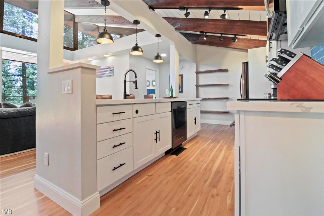 725 Fairview Boulevard 40