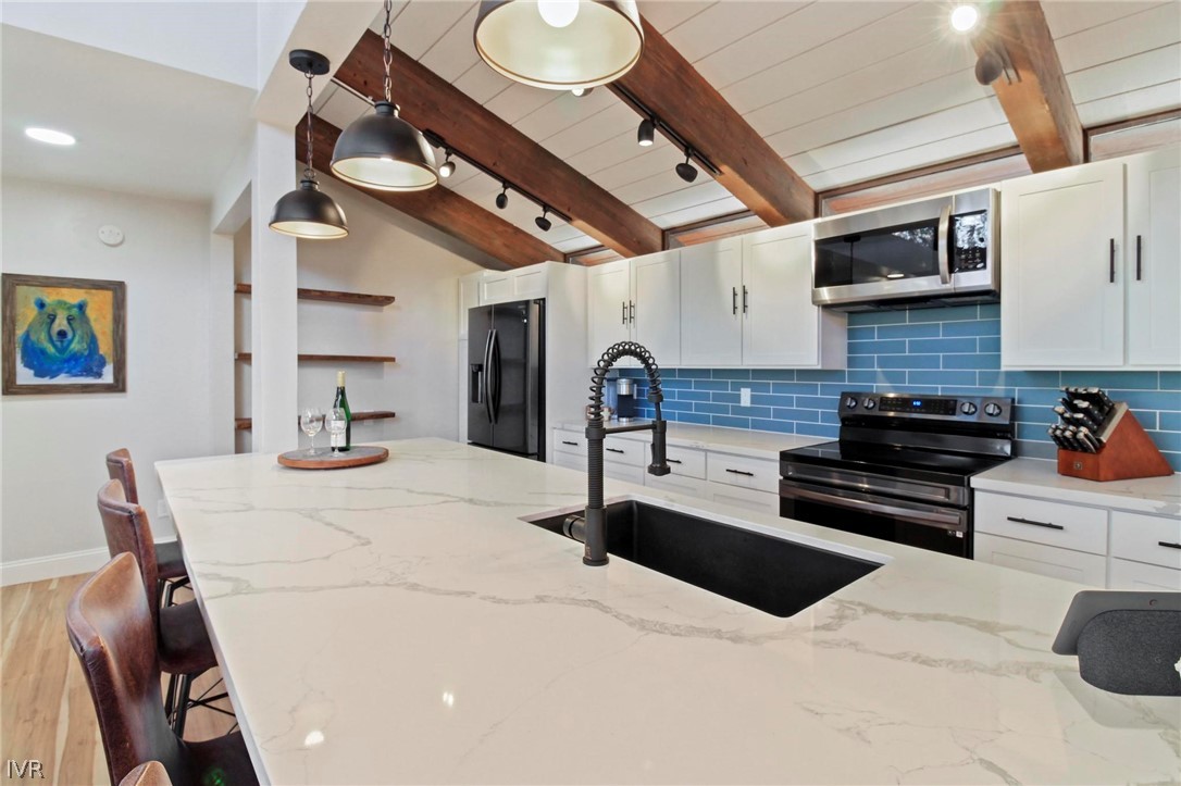 725 Fairview Boulevard 40