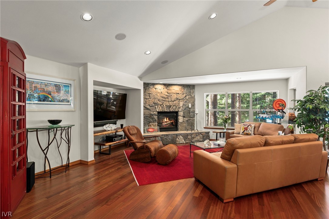 857 Lake Country Drive 14