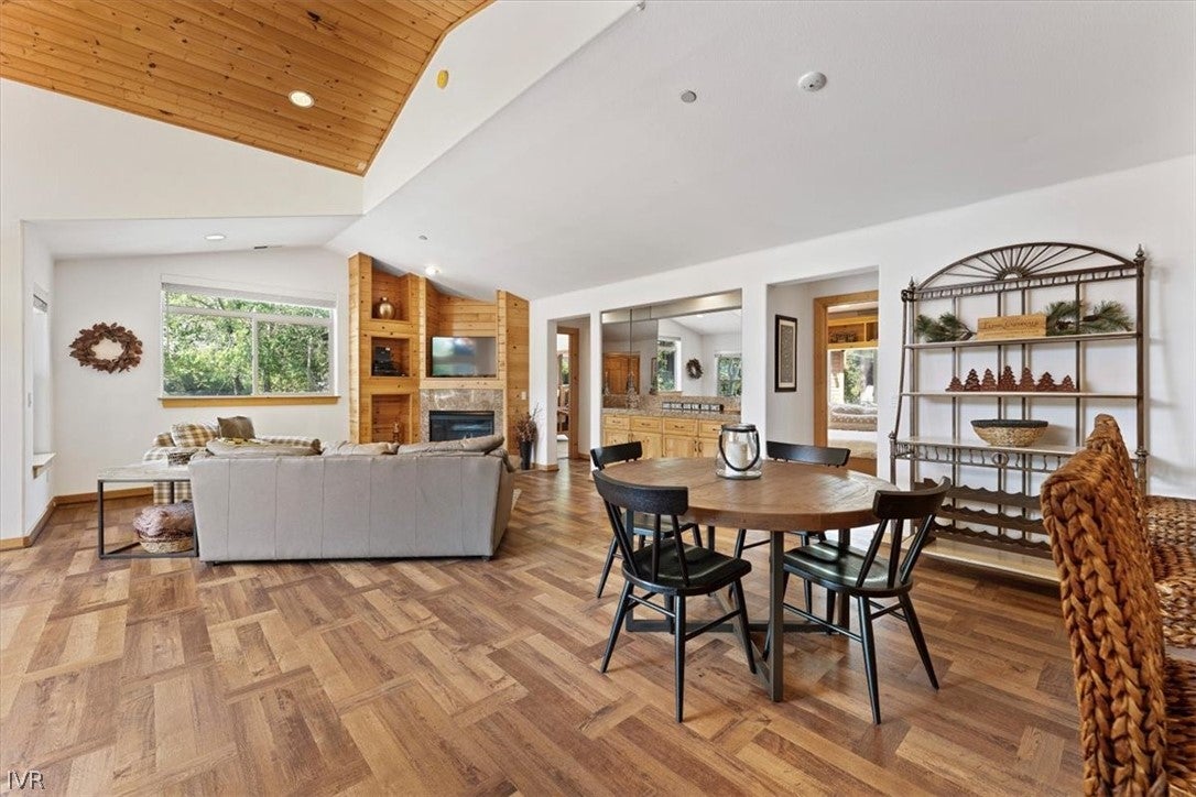 4 Calaneva 14