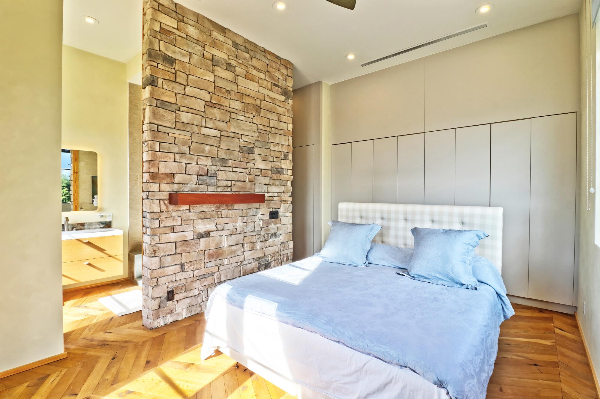 Marsh Harbour, The Bahamas, 2 Bedrooms Bedrooms, ,2 BathroomsBathrooms,Residential,Active,249831