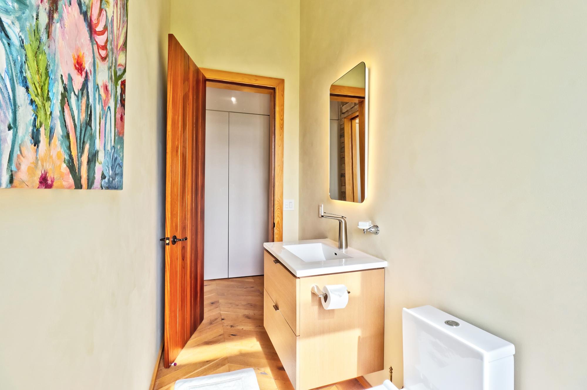 Marsh Harbour, The Bahamas, 2 Bedrooms Bedrooms, ,2 BathroomsBathrooms,Residential,Active,249831