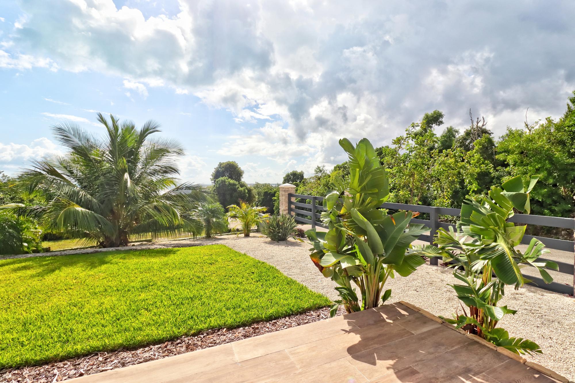 Marsh Harbour, The Bahamas, 2 Bedrooms Bedrooms, ,2 BathroomsBathrooms,Residential,Active,249831