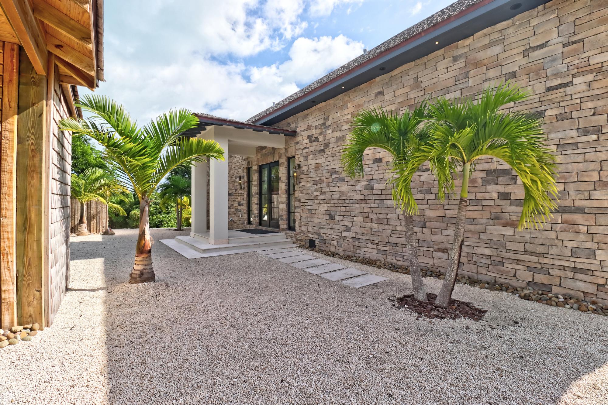 Marsh Harbour, The Bahamas, 2 Bedrooms Bedrooms, ,2 BathroomsBathrooms,Residential,Active,249831