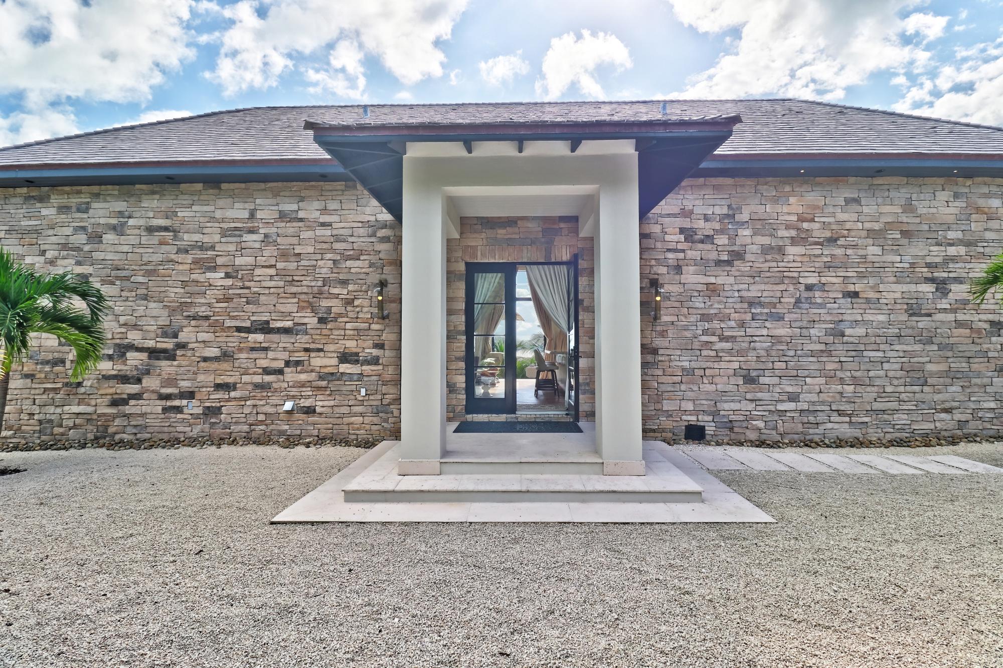 Marsh Harbour, The Bahamas, 2 Bedrooms Bedrooms, ,2 BathroomsBathrooms,Residential,Active,249831