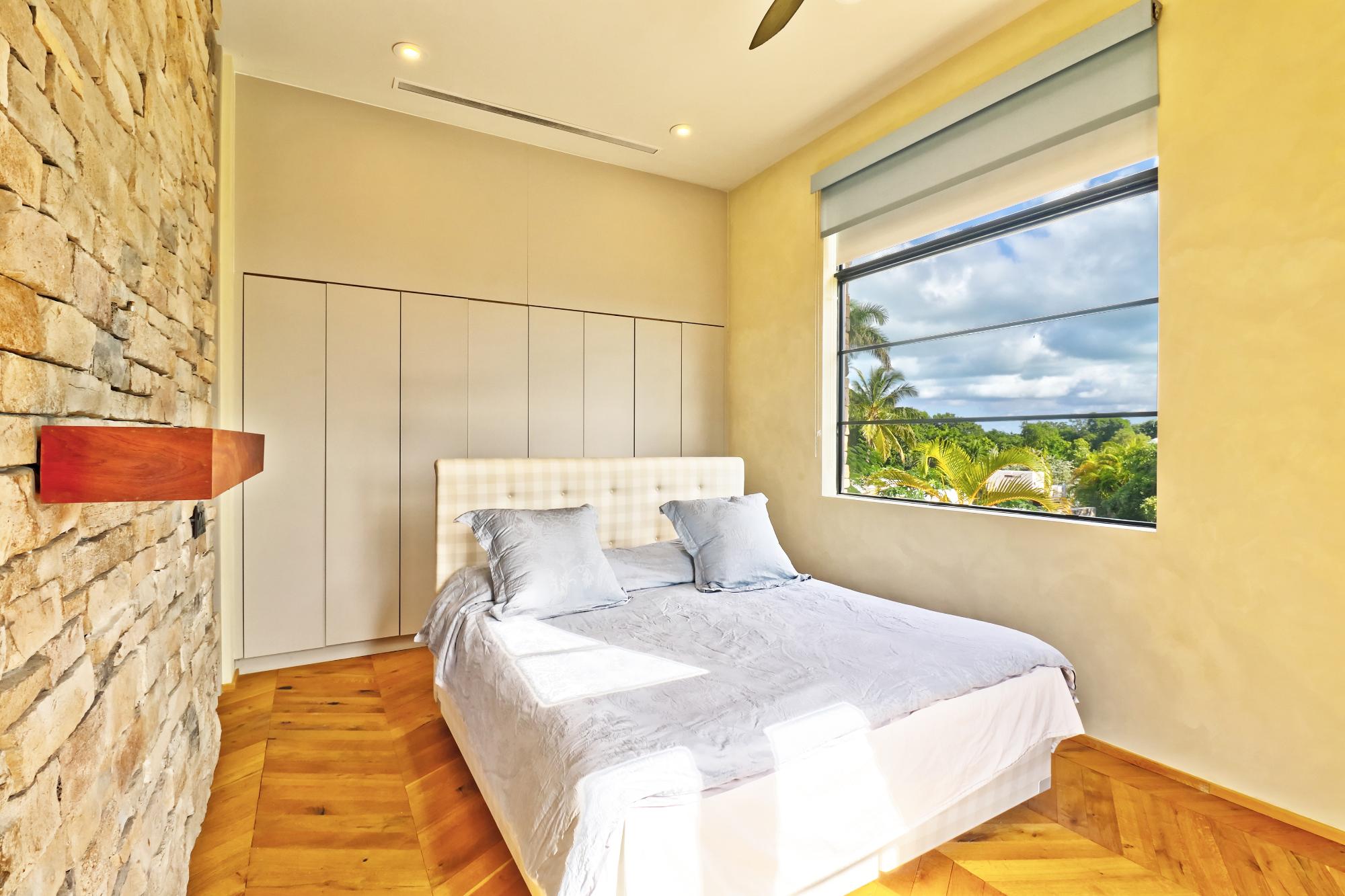 Marsh Harbour, The Bahamas, 2 Bedrooms Bedrooms, ,2 BathroomsBathrooms,Residential,Active,249831