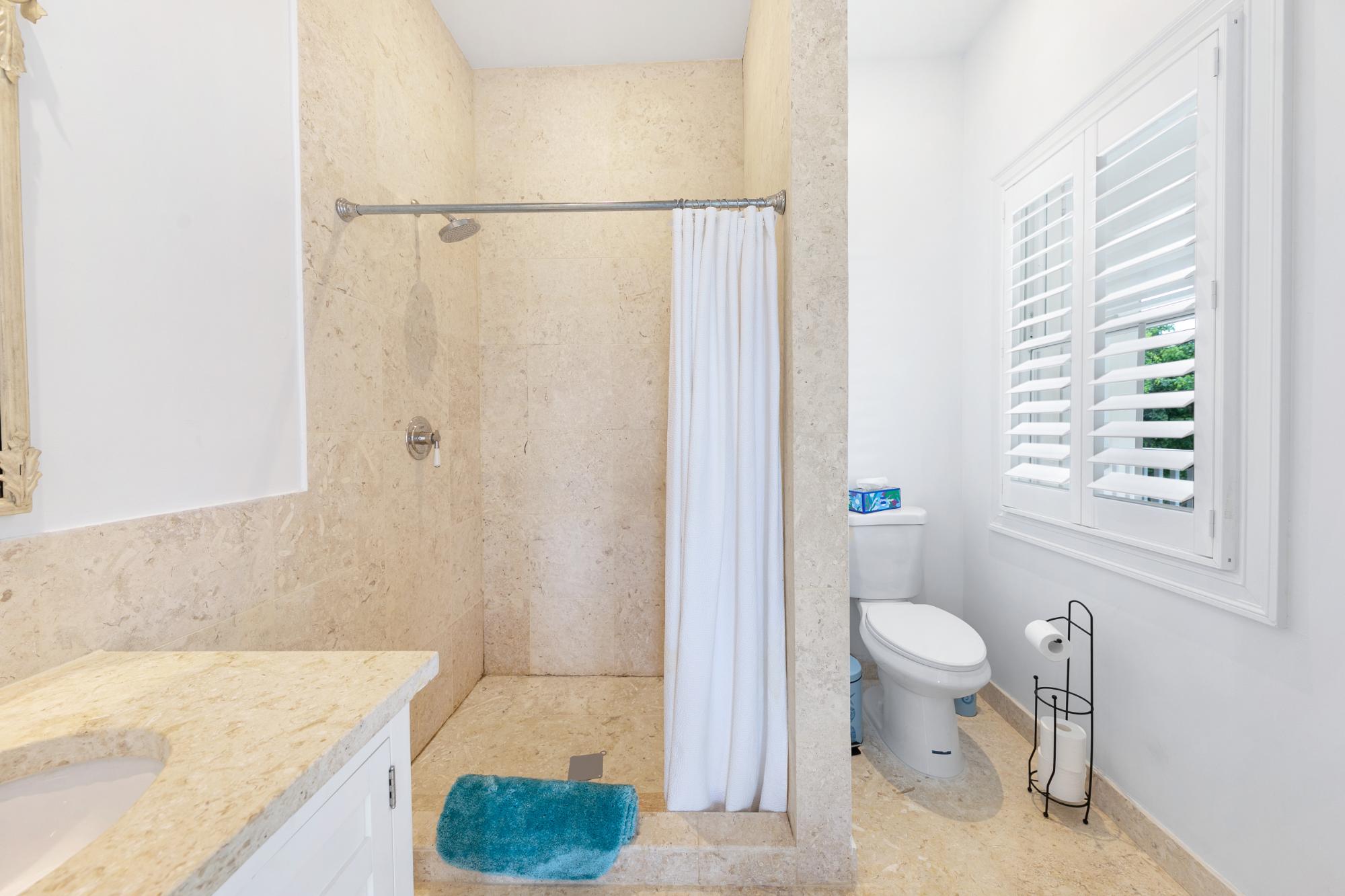 Old Fort Bay, The Bahamas, 8 Bedrooms Bedrooms, ,8 BathroomsBathrooms,Residential,Active,129197