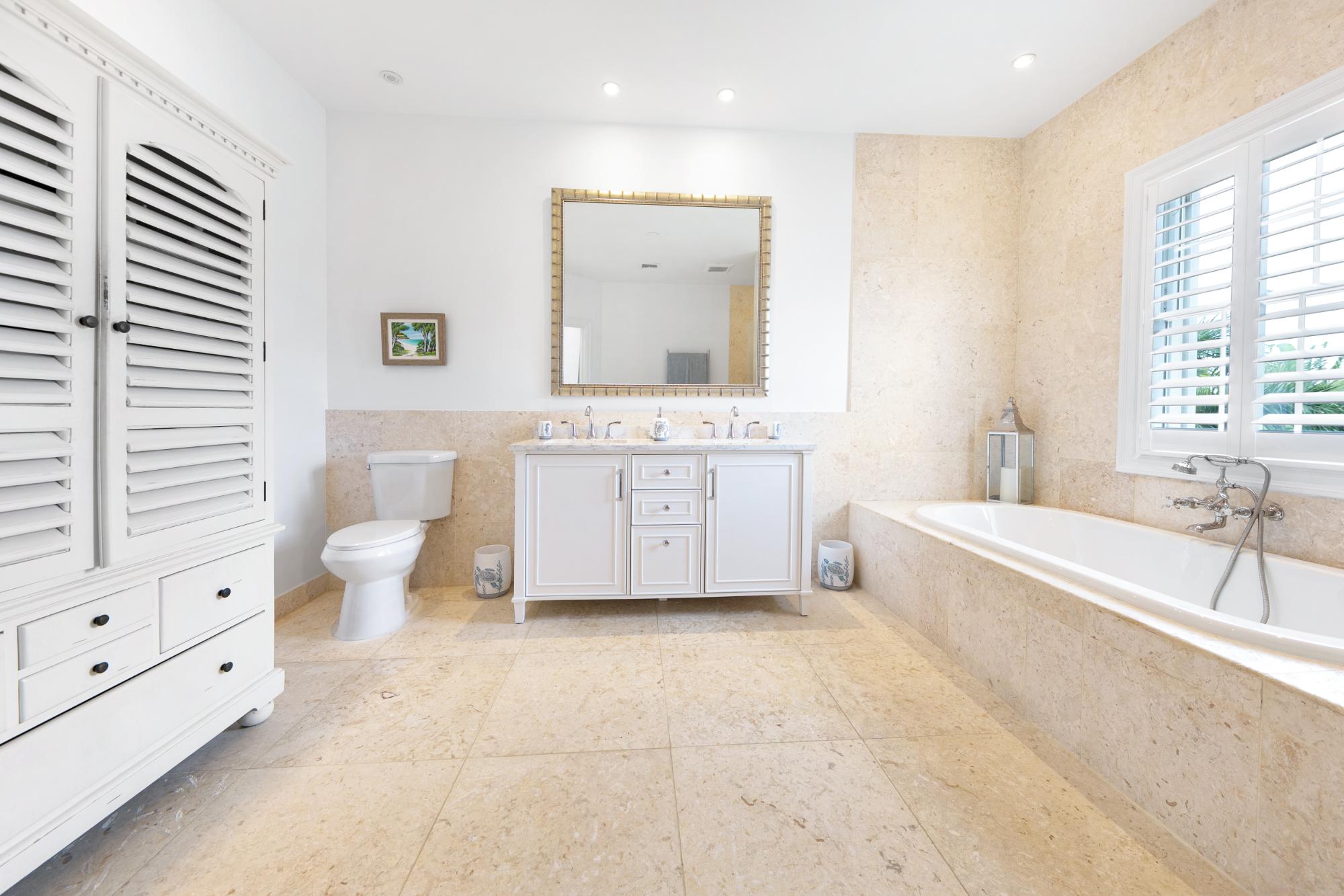 Old Fort Bay, The Bahamas, 8 Bedrooms Bedrooms, ,8 BathroomsBathrooms,Residential,Active,129197