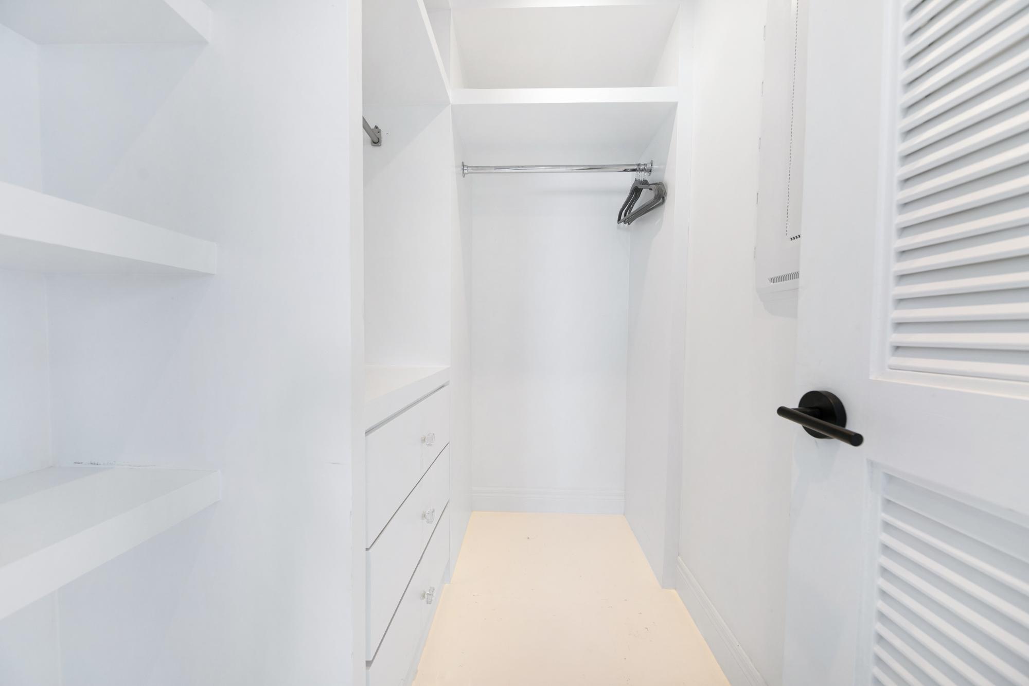 Old Fort Bay, The Bahamas, 8 Bedrooms Bedrooms, ,8 BathroomsBathrooms,Residential,Active,129197