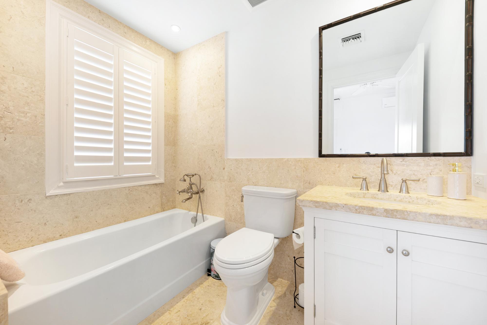 Old Fort Bay, The Bahamas, 8 Bedrooms Bedrooms, ,8 BathroomsBathrooms,Residential,Active,129197