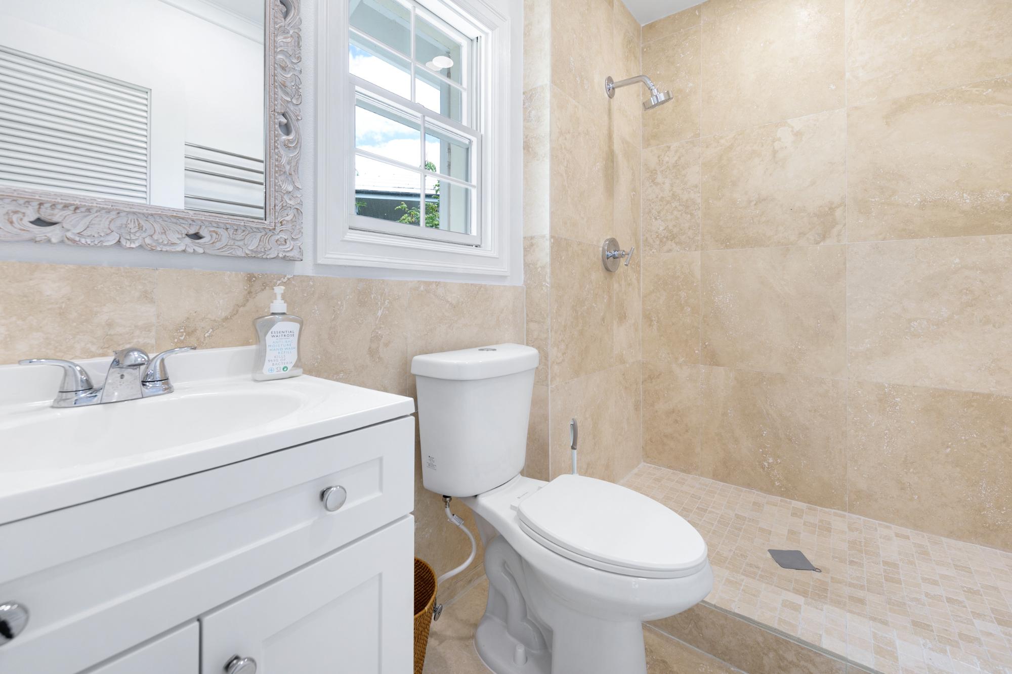 Old Fort Bay, The Bahamas, 8 Bedrooms Bedrooms, ,8 BathroomsBathrooms,Residential,Active,129197