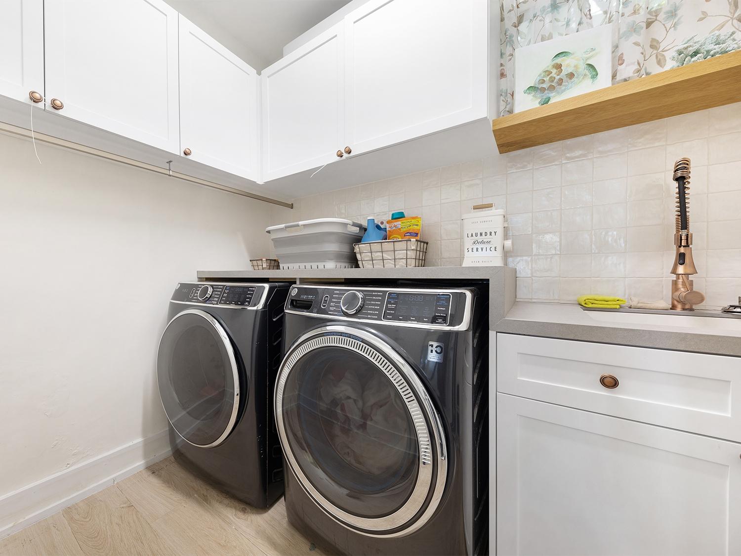 Old Fort Bay, The Bahamas, 4 Bedrooms Bedrooms, ,5 BathroomsBathrooms,Residential,Active,240585