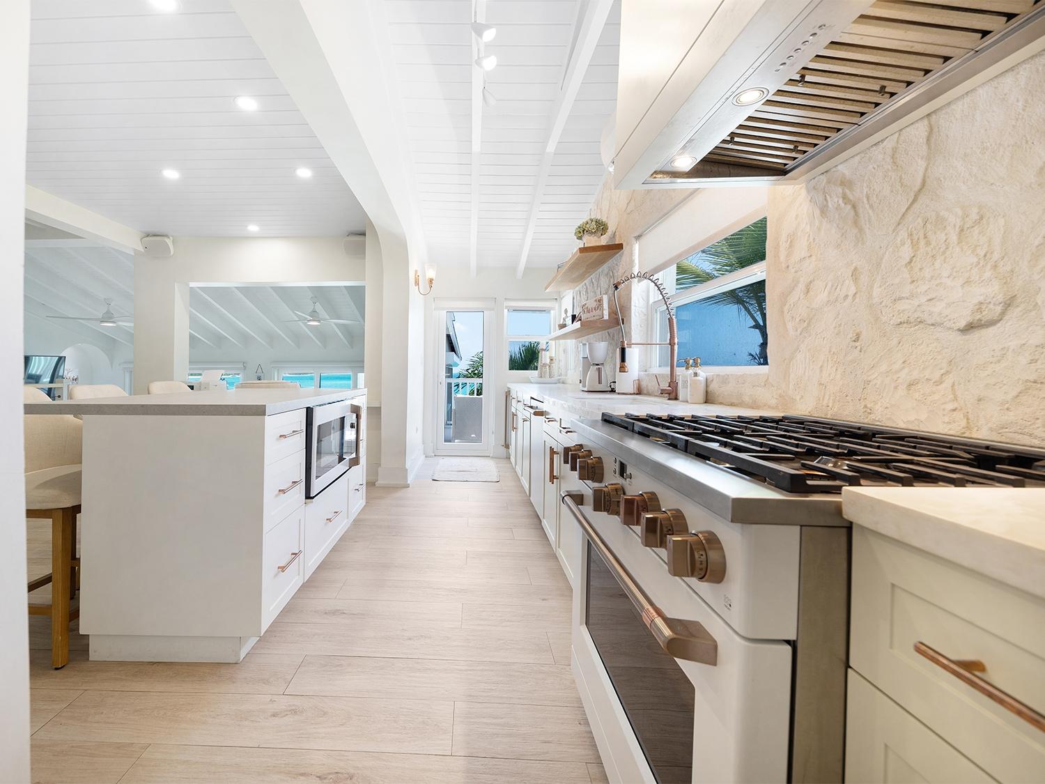 Old Fort Bay, The Bahamas, 4 Bedrooms Bedrooms, ,5 BathroomsBathrooms,Residential,Active,240585