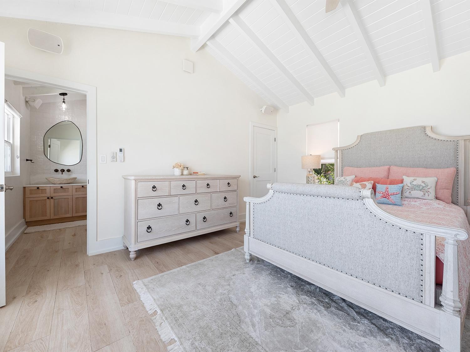 Old Fort Bay, The Bahamas, 4 Bedrooms Bedrooms, ,5 BathroomsBathrooms,Residential,Active,240585