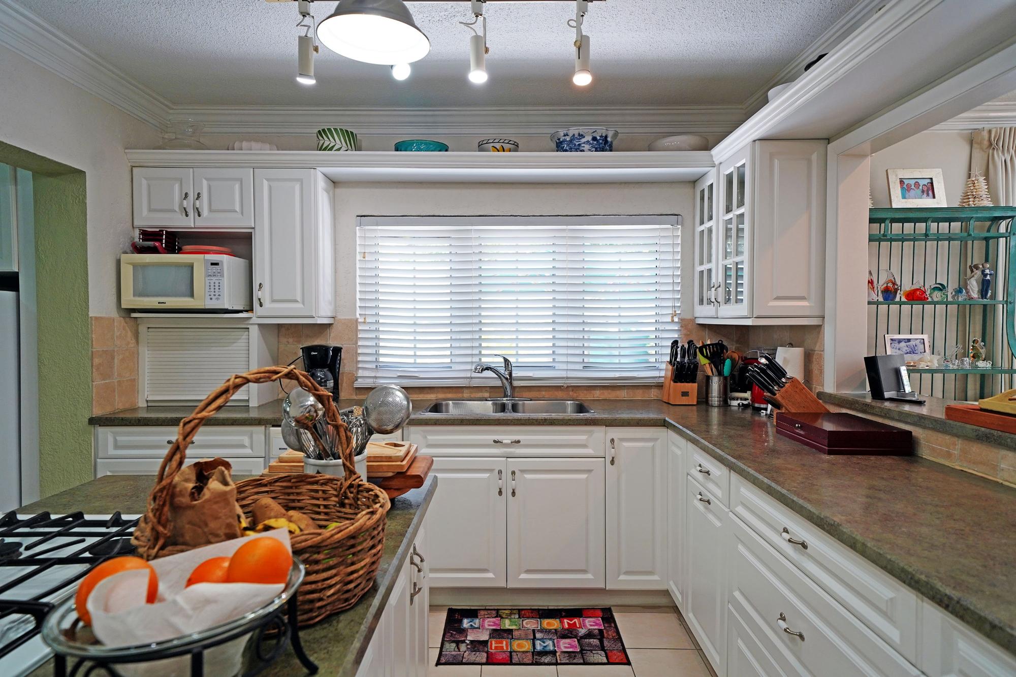 East Bay Street, The Bahamas, 3 Bedrooms Bedrooms, ,2 BathroomsBathrooms,Residential,Active,155265