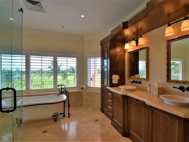 Paradise Island, The Bahamas, 6 Bedrooms Bedrooms, ,6 BathroomsBathrooms,Residential,Active,240595