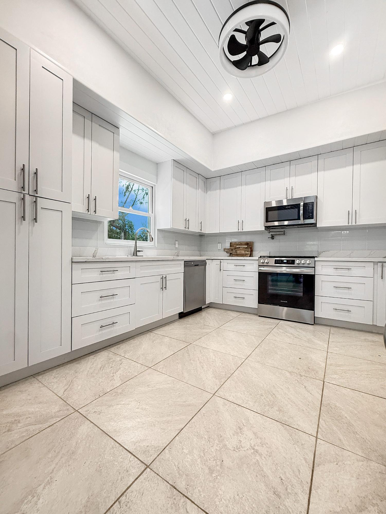 Palmetto Point, The Bahamas, 2 Bedrooms Bedrooms, ,2 BathroomsBathrooms,Residential,Active,121427