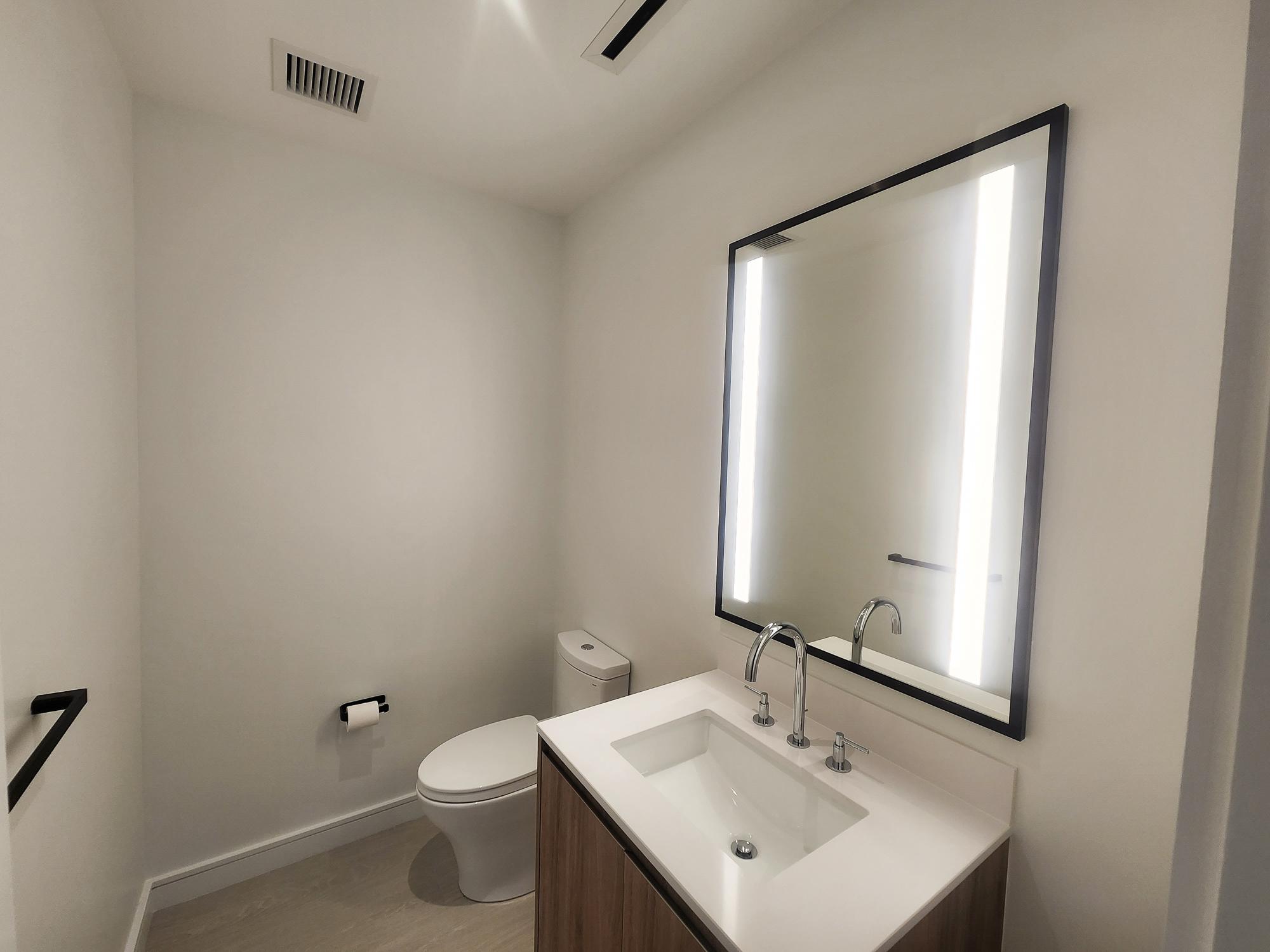 West Bay Street, The Bahamas, 2 Bedrooms Bedrooms, ,2 BathroomsBathrooms,Residential,Active,240588