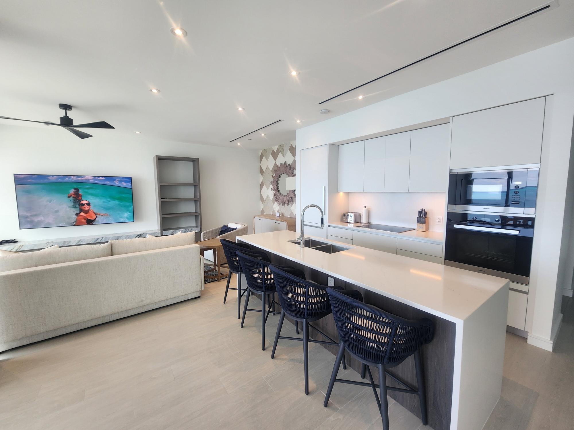 West Bay Street, The Bahamas, 2 Bedrooms Bedrooms, ,2 BathroomsBathrooms,Residential,Active,240588