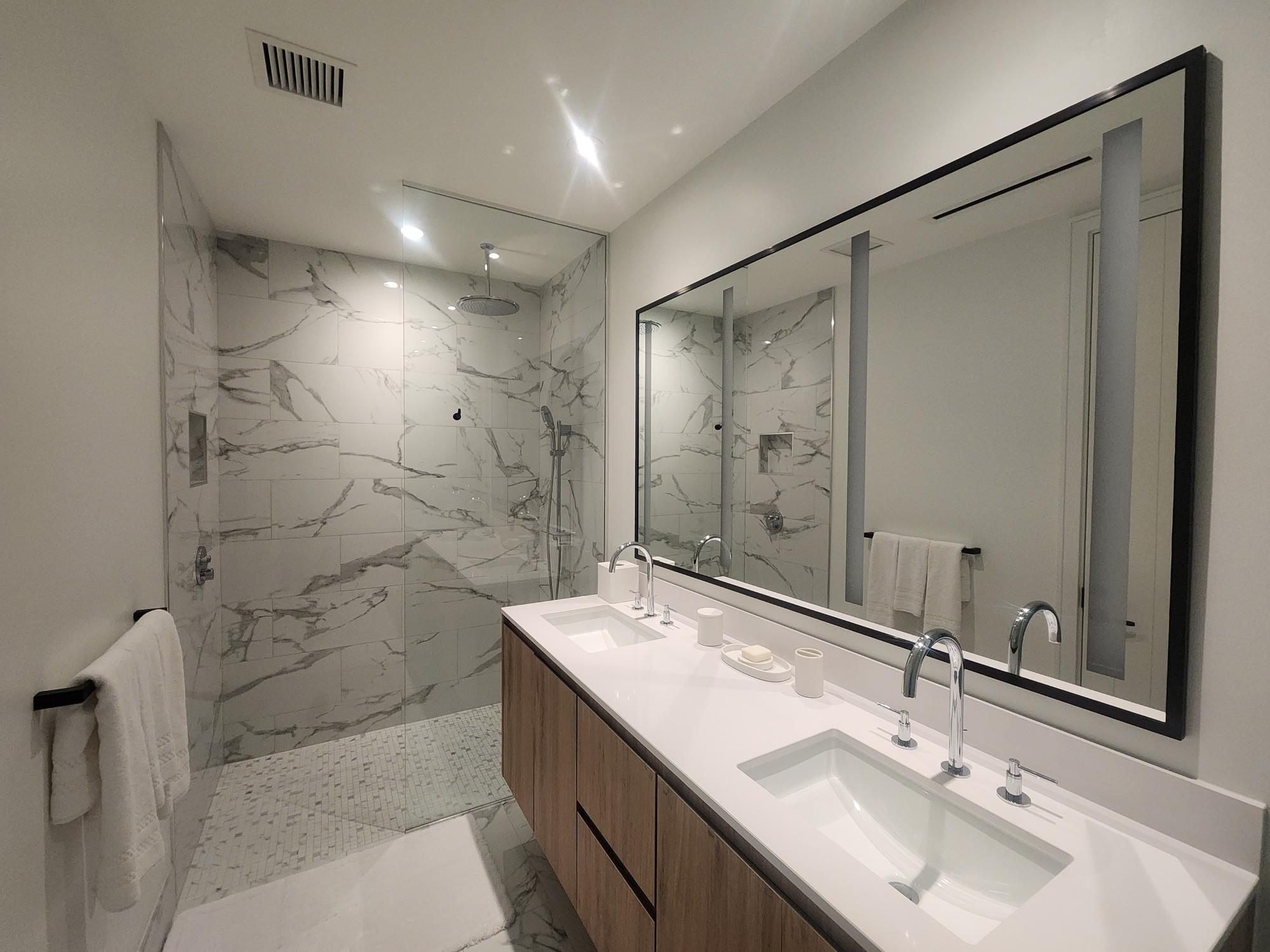 West Bay Street, The Bahamas, 2 Bedrooms Bedrooms, ,2 BathroomsBathrooms,Residential,Active,240588