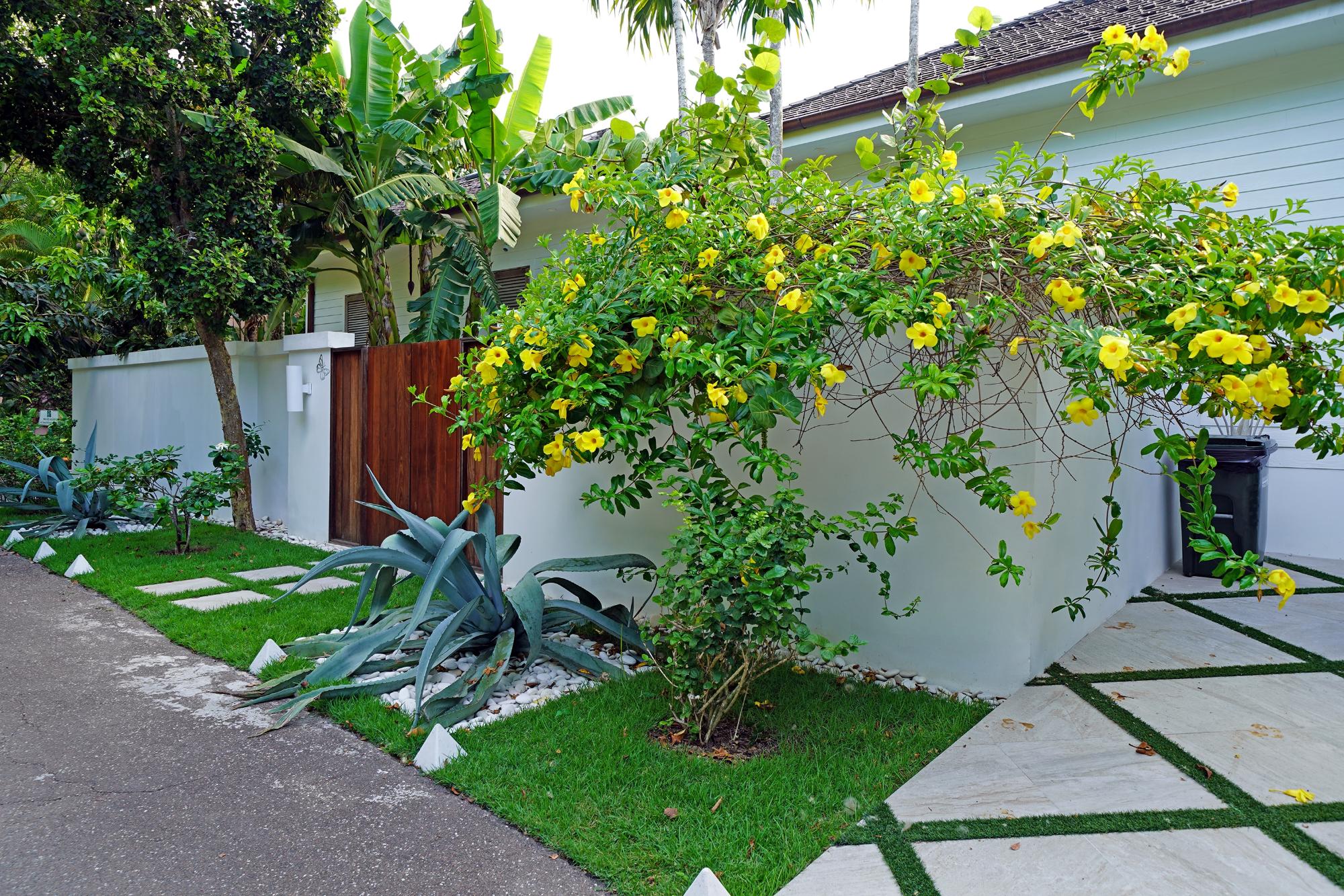 Old Fort Bay, The Bahamas, 5 Bedrooms Bedrooms, ,5 BathroomsBathrooms,Residential,Active,240527