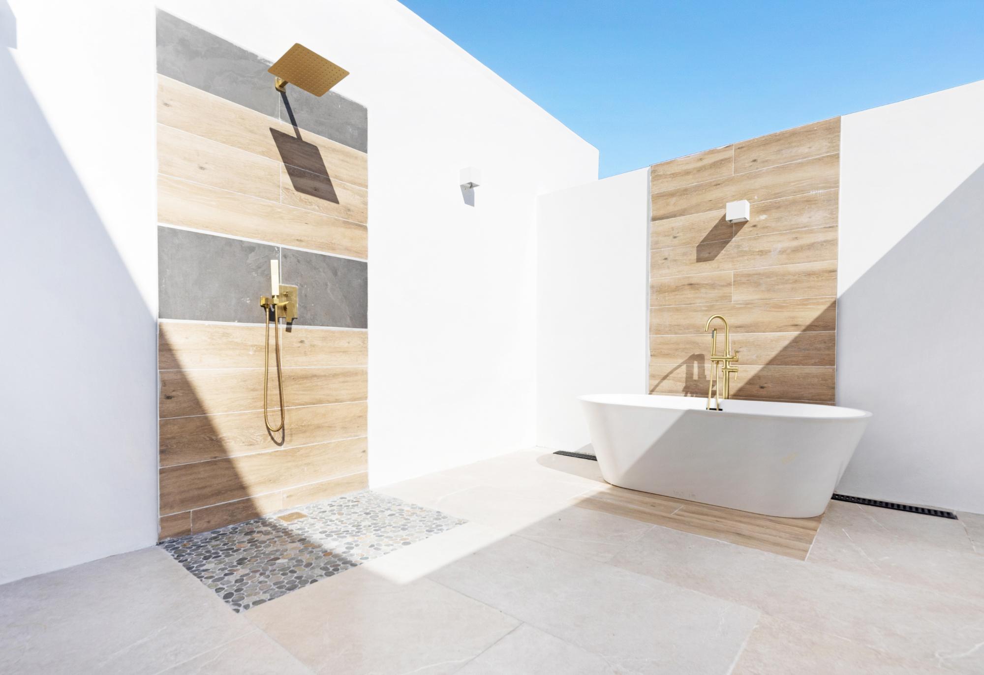 Yamacraw, The Bahamas, 4 Bedrooms Bedrooms, ,4 BathroomsBathrooms,Residential,Active,240525