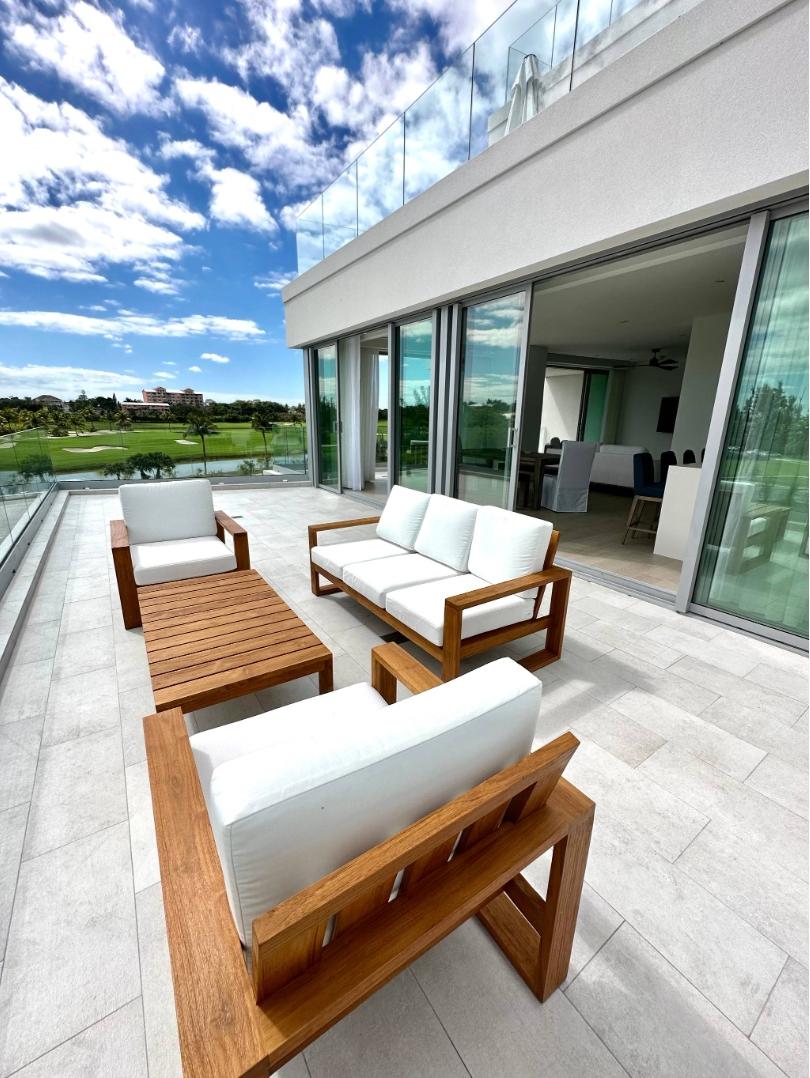 West Bay Street, The Bahamas, 2 Bedrooms Bedrooms, ,2 BathroomsBathrooms,Residential,Active,136894