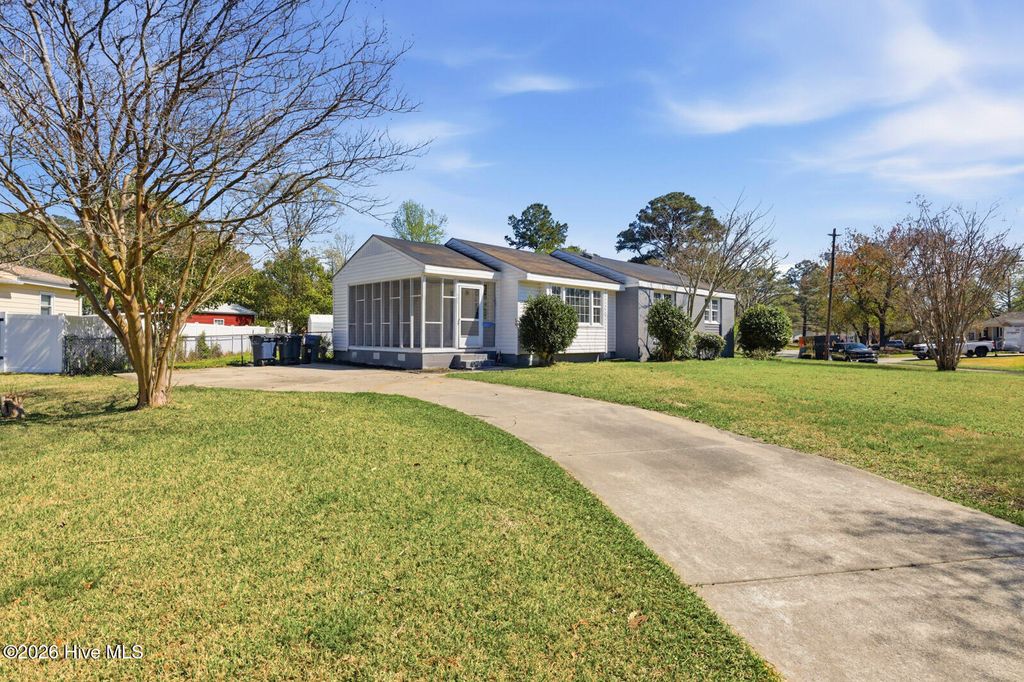 Photo of 400 Seminole Trail, Jacksonville, NC 28540 (MLS # 100565966)