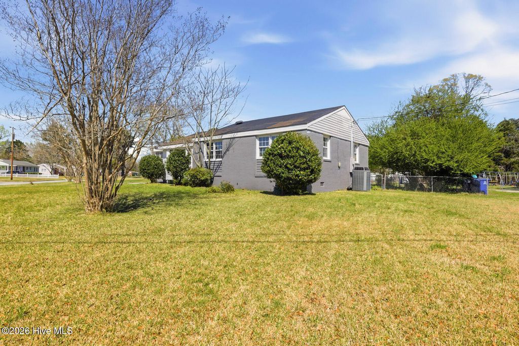 Photo of 400 Seminole Trail, Jacksonville, NC 28540 (MLS # 100565966)