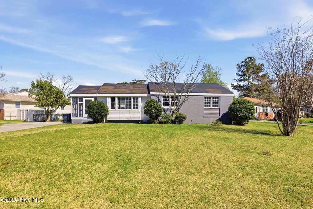 Photo of 400 Seminole Trail, Jacksonville, NC 28540 (MLS # 100565966)