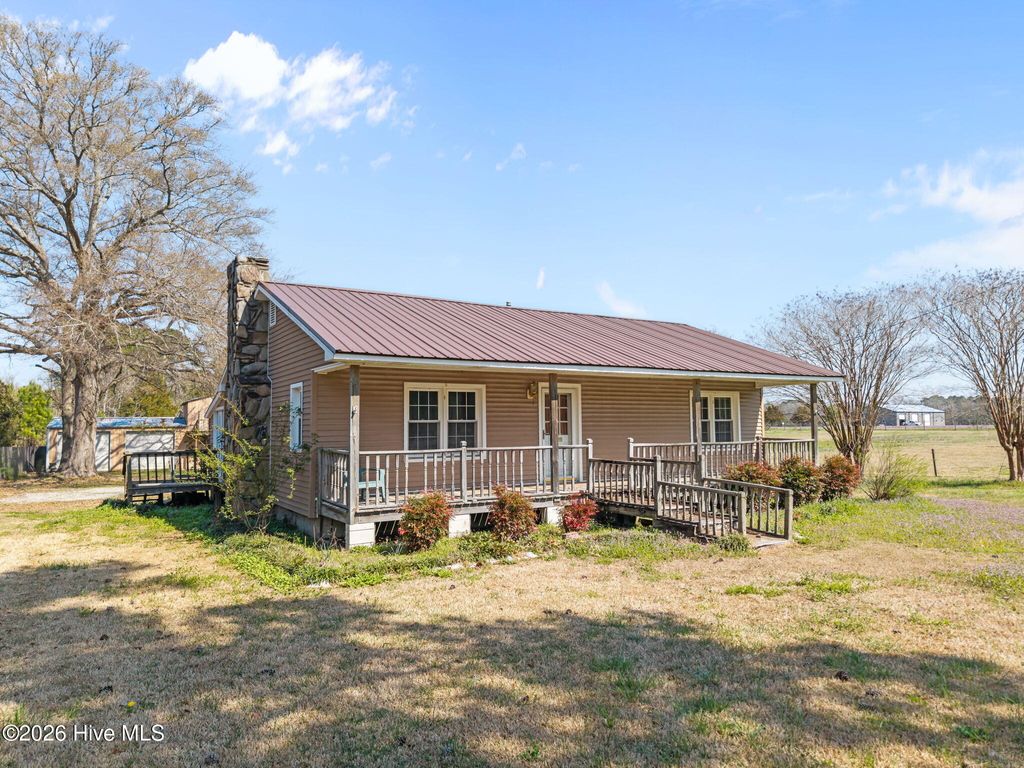 Photo of 215 Harding Road, Chocowinity, NC 27817 (MLS # 100560434)