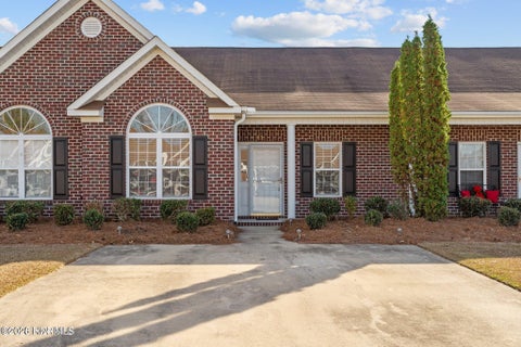 Townhouse For Sale - 140 Oak Towne Drive #E2<br/> Greenville, NC 27858