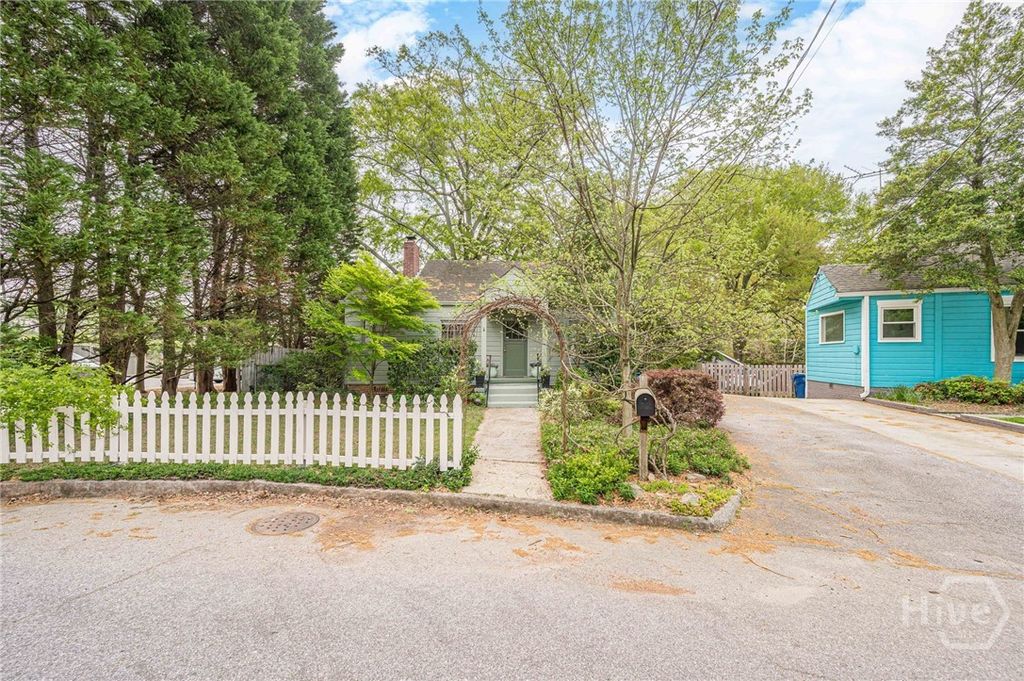 Photo of 712 Berkeley Avenue NW, Atlanta, GA 30318 (MLS # CL354960)