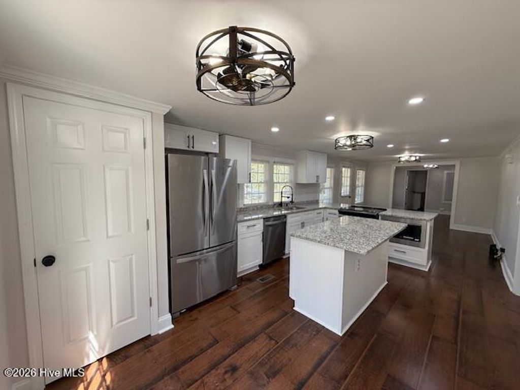 Photo of 128 Peterson Hill Avenue, Burgaw, NC 28425 (MLS # 100562341)