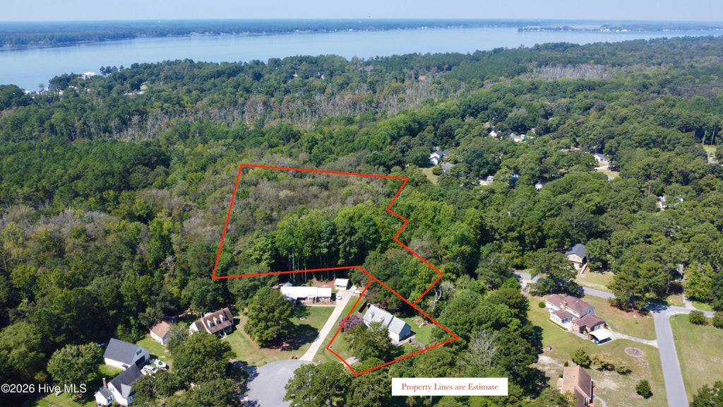 Photo of 329 S Wedgewood Drive, Washington, NC 27889 (MLS # 100601540)