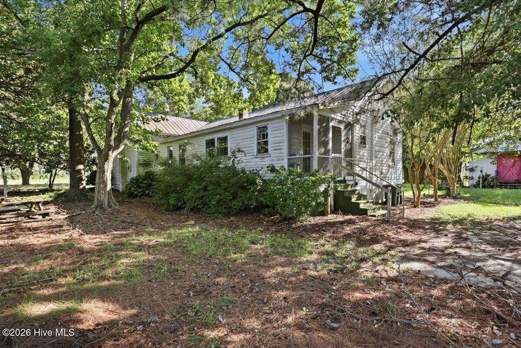 Photo of 1314 Harper House Road, Four Oaks, NC 27524 (MLS # 100589521)