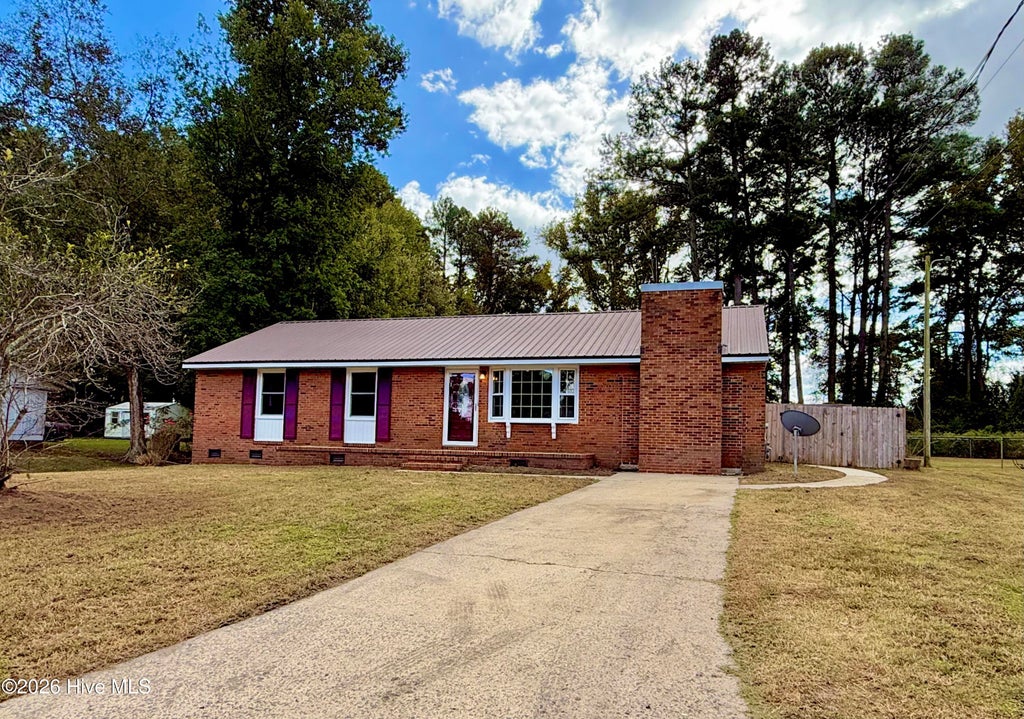 Photo of 1405 Centennial Trail, Kinston, NC 28501 (MLS # 100612690)