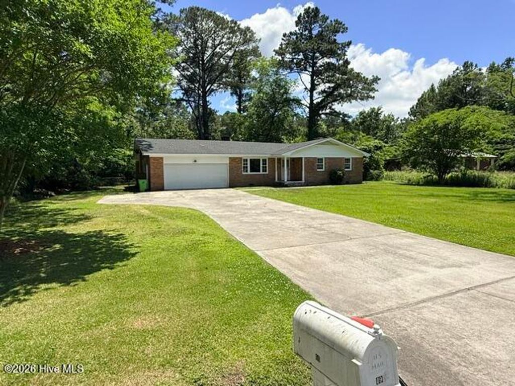 Photo of 409 Hardy Avenue, New Bern, NC 28560 (MLS # 100575873)