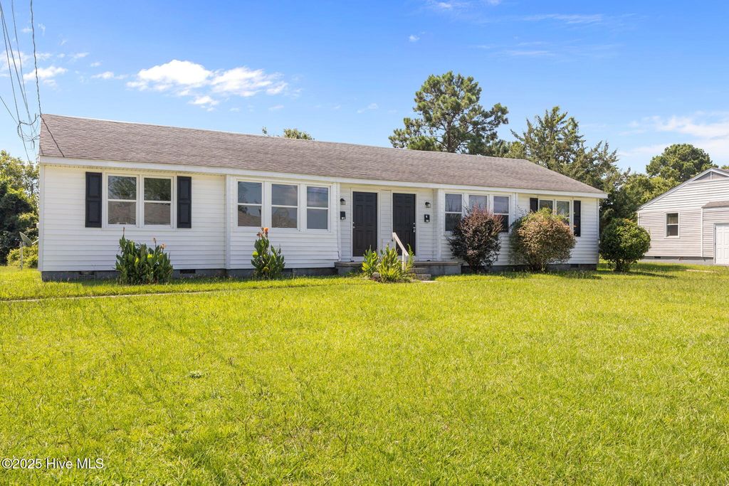 Photo of 334 Starling Street, Jacksonville, NC 28540 (MLS # 100576209)