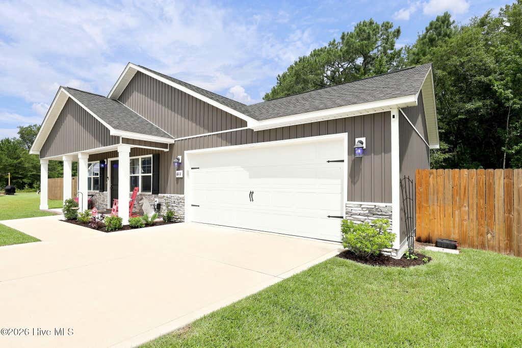 Photo of 612 Macy Place, Hubert, NC 28539 (MLS # 100594100)