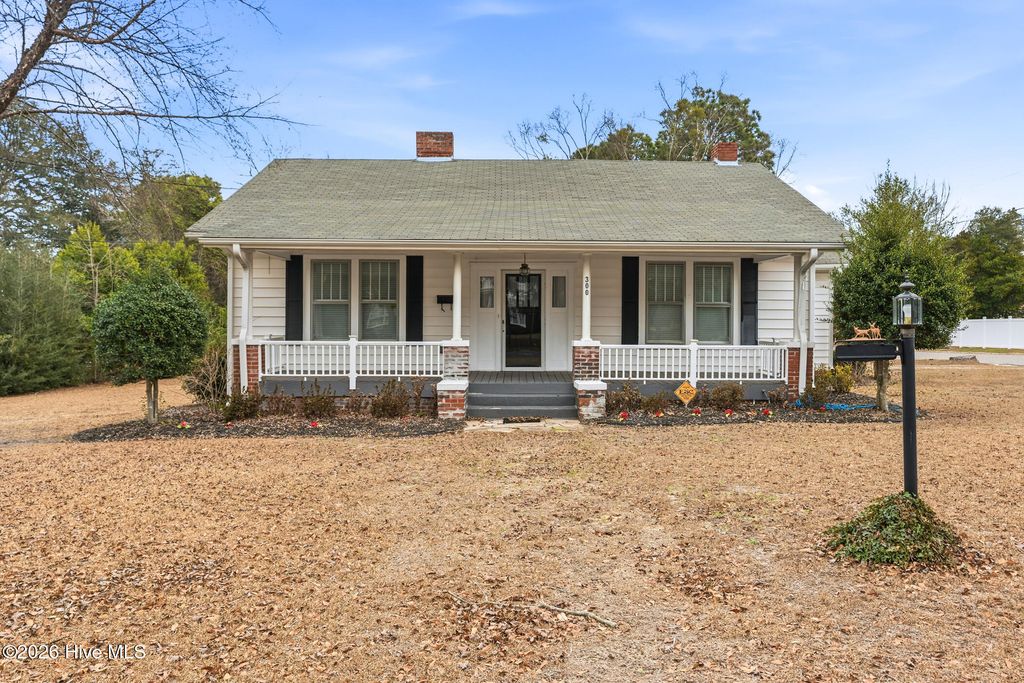 Photo of 300 Hylan Avenue, Hamlet, NC 28345 (MLS # 100551523)