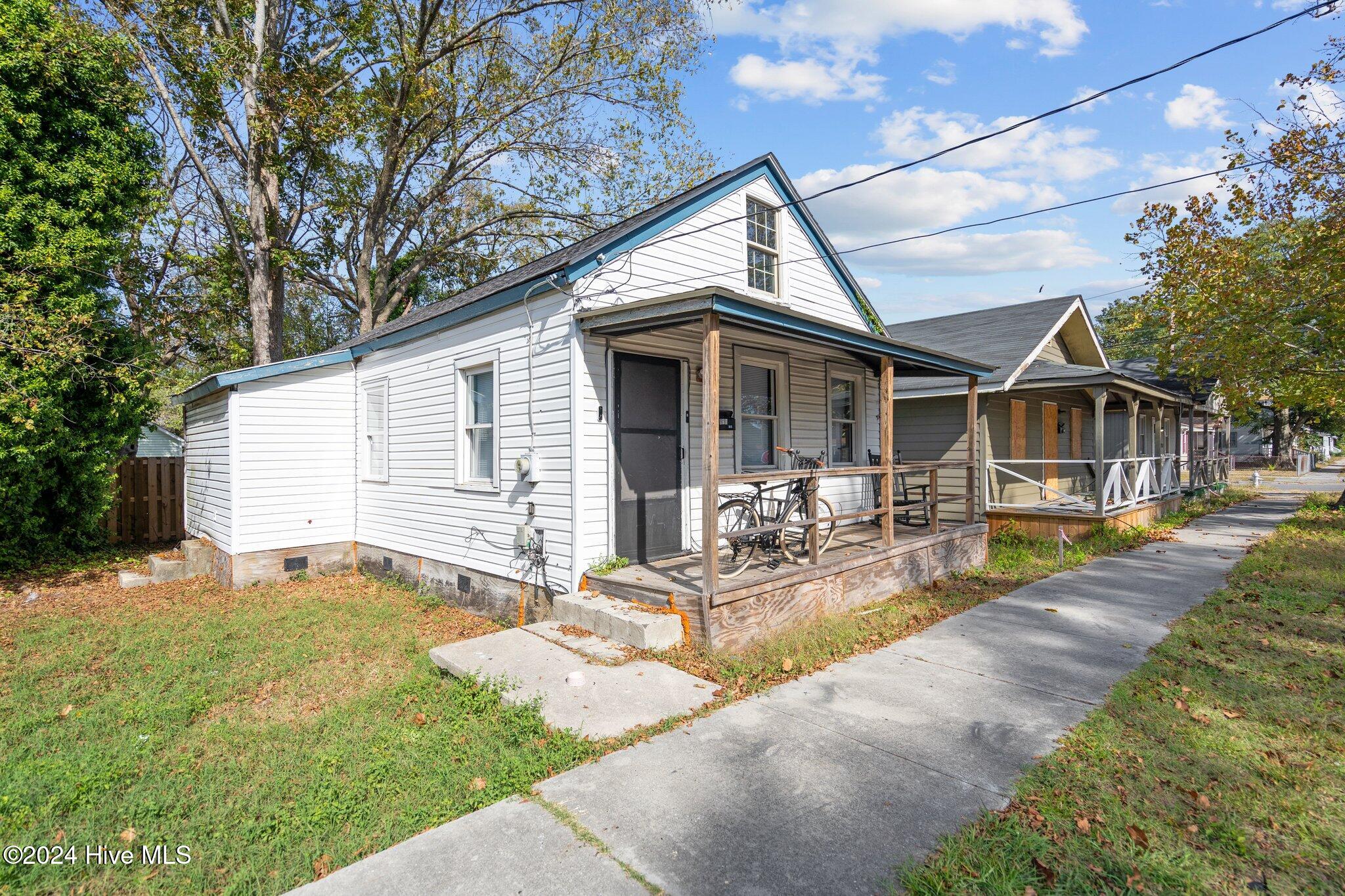 513 Swann Street